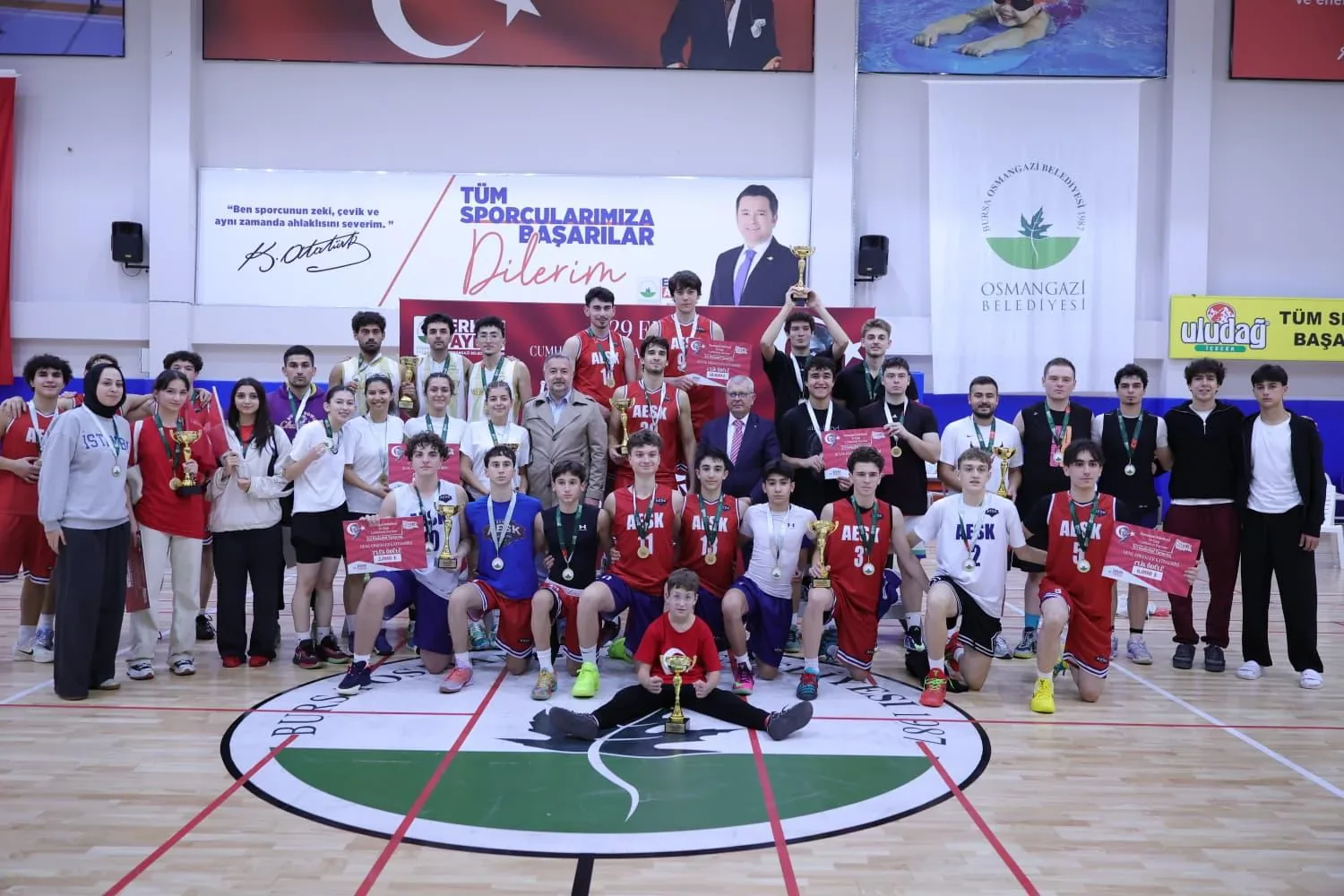 Bursa’da Cumhuriyet Bayramı İçin Basketbol Turnuvası Düzenlendi