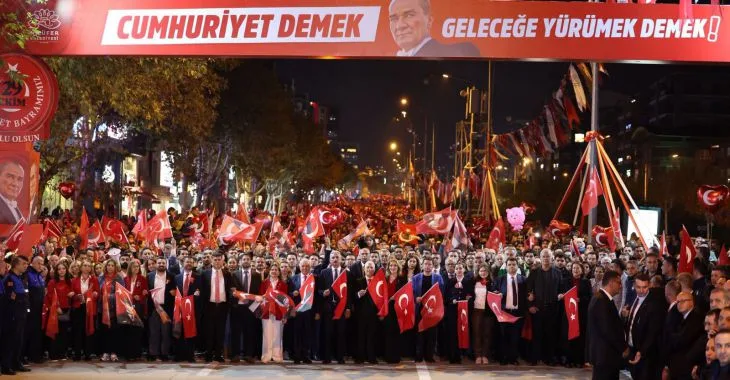Bursa’da Cumhuriyet Coşkusu: 102. Yıl Kutlandı!