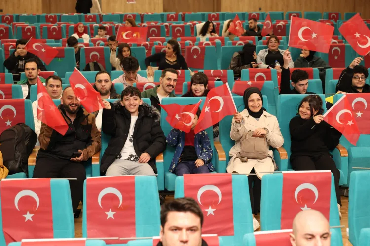 Bursa’da Dev Ekranda Milli Coşku! 1-0