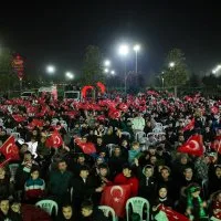Bursa'da dev ekranda milli coşku Bursa'da dev ekranda milli coşku