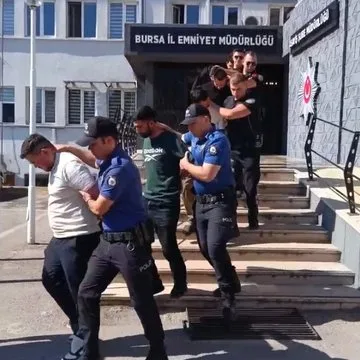 Bursa’da dolandırıcılar, yaşlı çifti yaklaşık 100.000.000 TL dolandırdı