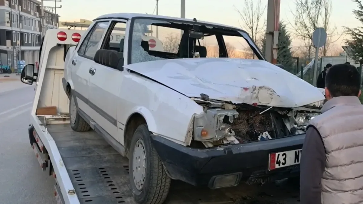 Bursa’da Ehliyetsiz Sürücü Tıra Çarptı: 1 Yaralı