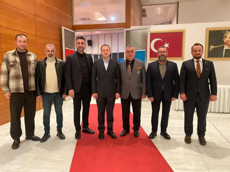 Bursa’da Ercan Özel’e Yılın Belediye Başkanı Ödülü