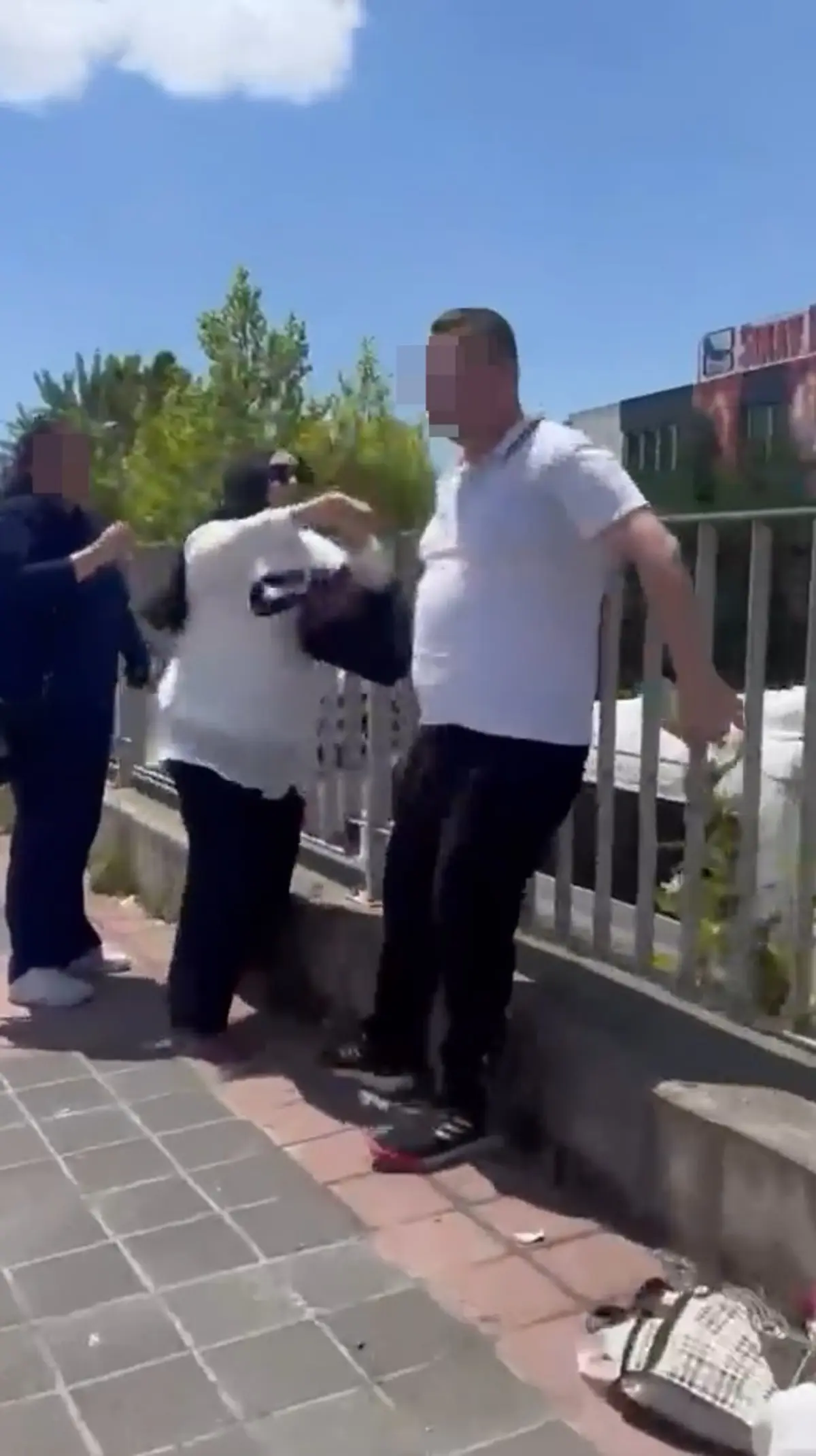 Yer: Bursa! Yine erkek şiddeti: Boğazını sıktı, yere attı, darbetti...  3