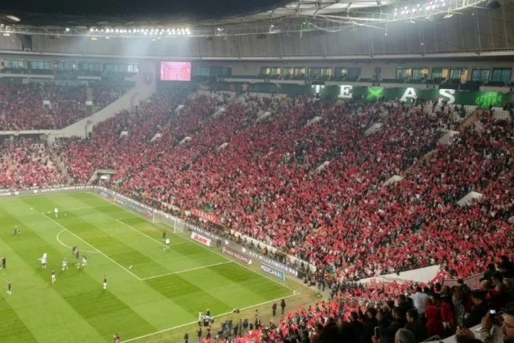 Bursa’da Futbol Coşkusu: Maç Günü Heyecanı!