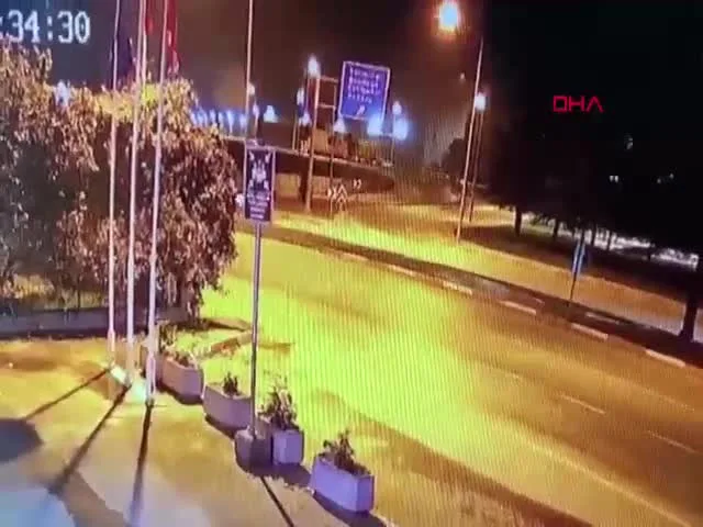 Bursa'da gece saatlerinde korkutan kaza! Takla attığı anlar kamerada...