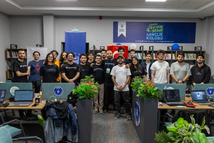 Bursa’da Genç Yazılımcılar Hackathon’da Yarıştı