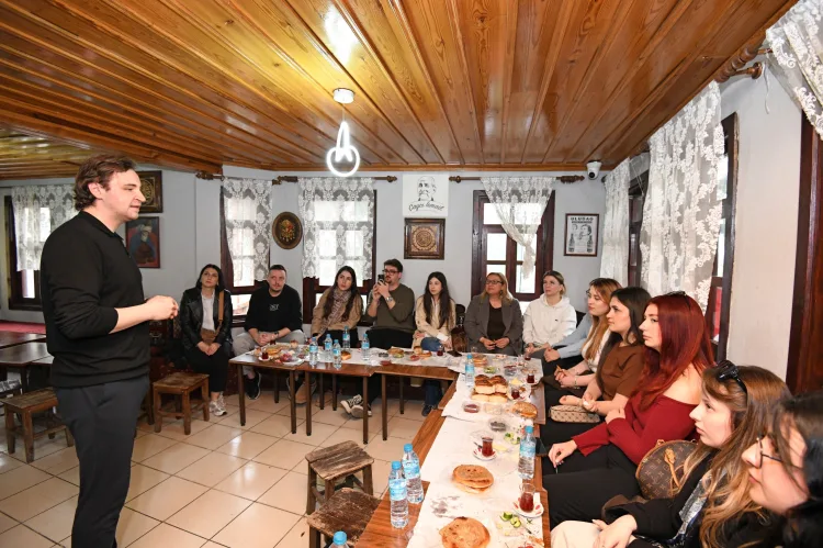 Bursa’da Gençler Gastronomi ve Tarihi Keşfetti