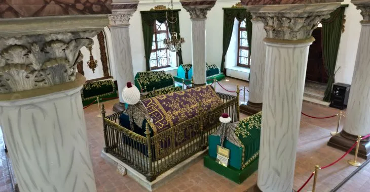Bursa’da hanedan türbelerindeki puşideler yenileniyor