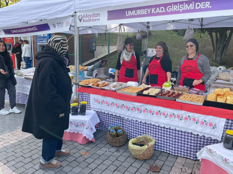Bursa’da Kadın Emeğiyle Dolu Renkli Pazar