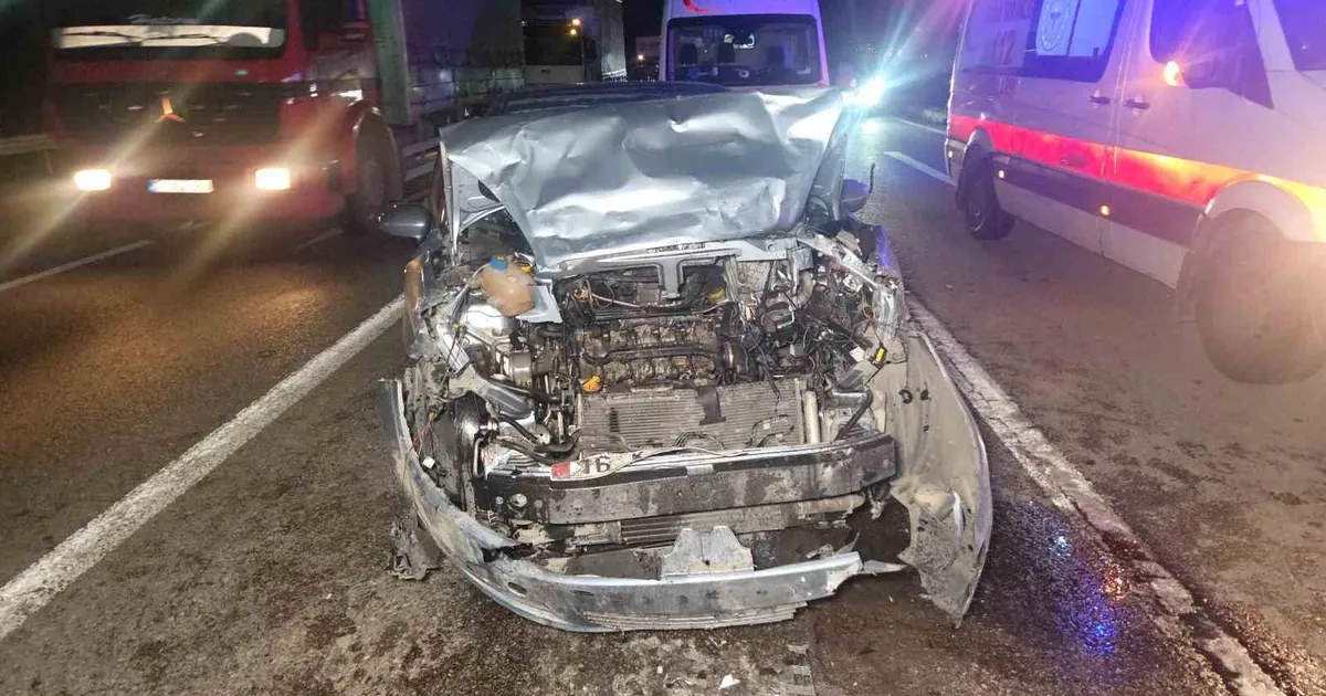 Bursa’da Kırmızı Işıkta Kaza: 5 Yaralı!