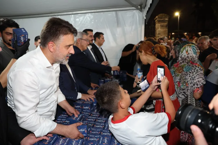 Bursa’da Mevlid Kandili Coşkusu: Simit İkramı!