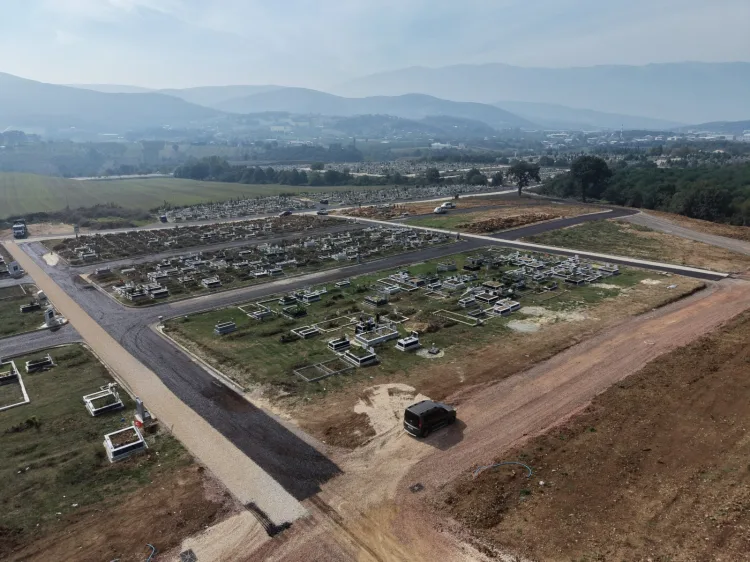 Bursa’da Mezarlık Yolları Yenilendi!