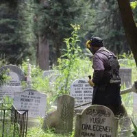 Bursa’da mezarlıklar bayrama hazır