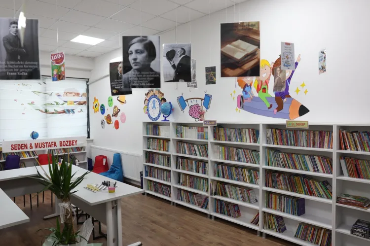 Bursa’da Öğrencilere 400 Kitap, Yeni Kütüphane!