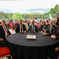 Bursa’da ‘özel’ askerlere renkli kına eğlencesi Bursa’da ‘özel’ askerlere renkli kına eğlencesi