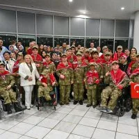 Bursa’da ‘özel’ askerlere renkli kına eğlencesi Bursa’da ‘özel’ askerlere renkli kına eğlencesi