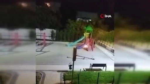 Bursa'da parkta yangın! Mahalle sakinleri şoke oldu