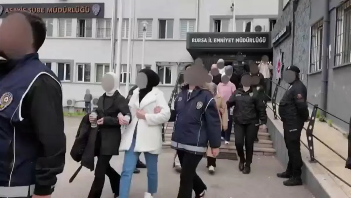 Bir ili sarsan skandal! Çok sayıda sahte doktor yakalandı 3