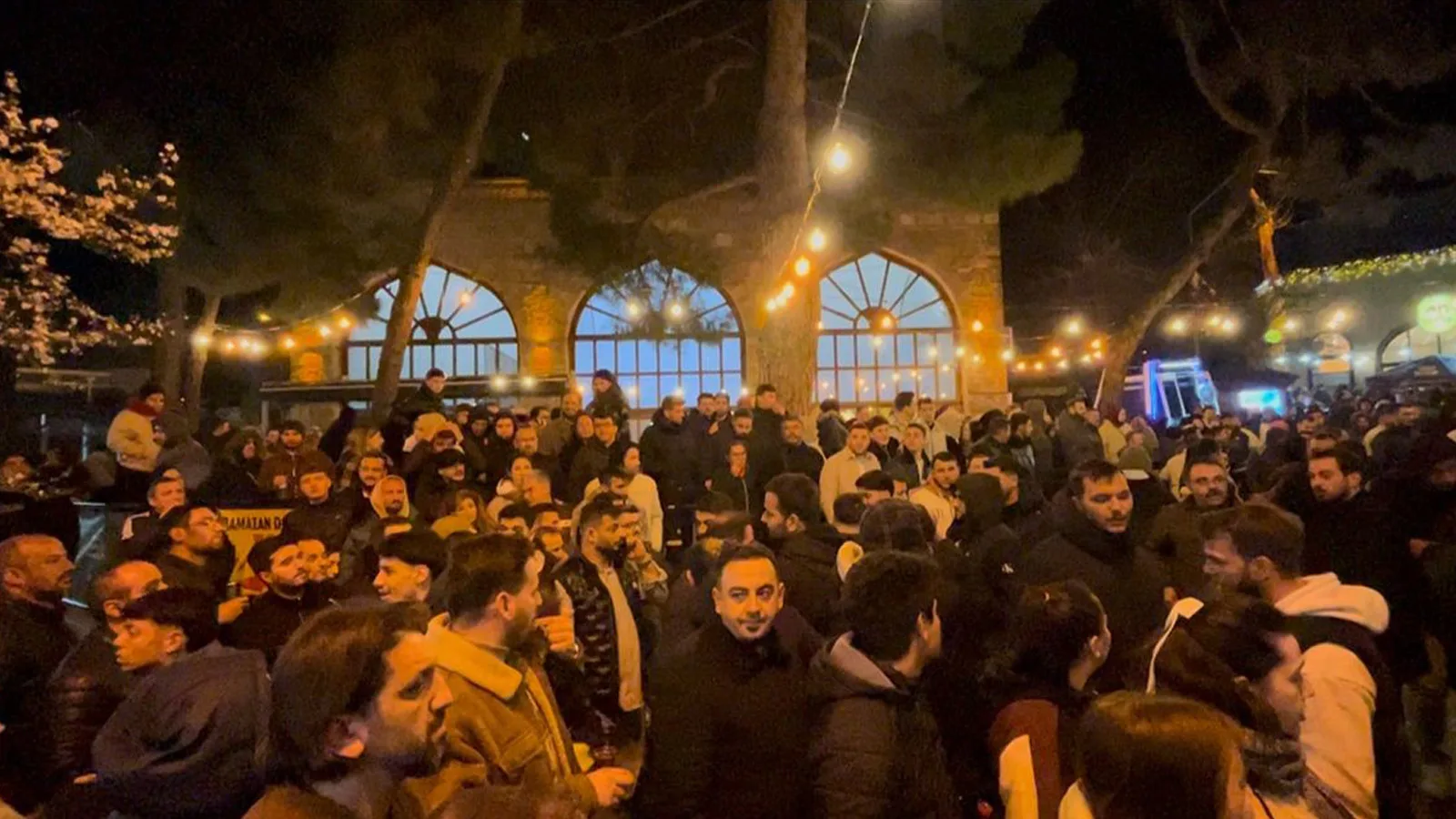 Bursa’da Sahur İçin Metrelerce Kuyruk!