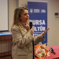 Bursa'da sanat ve düşüncenin ışığında sevgi konuşuldu Bursa'da sanat ve düşüncenin ışığında sevgi konuşuldu