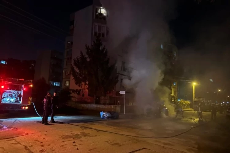 Bursa’da Seyir Halindeki Araç Alev Alev Yandı!
