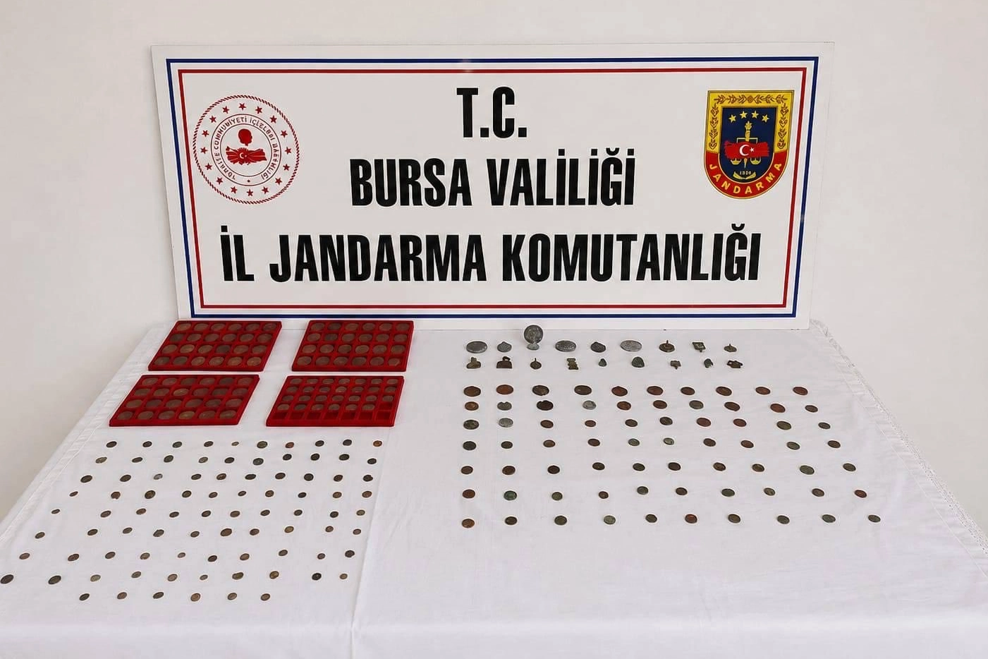 Bursa’da Tarihi Eser Operasyonu: 273 Sikke Ele Geçirildi!