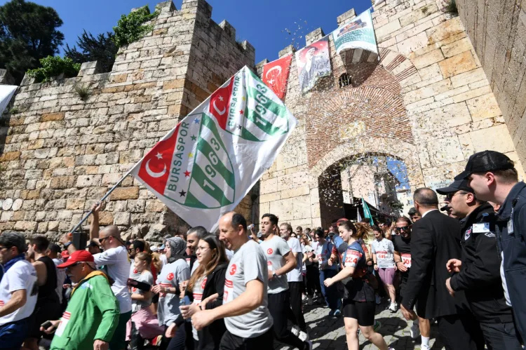 Bursa’da Tarihi Koşu ile 700. Yıla Özel Anma