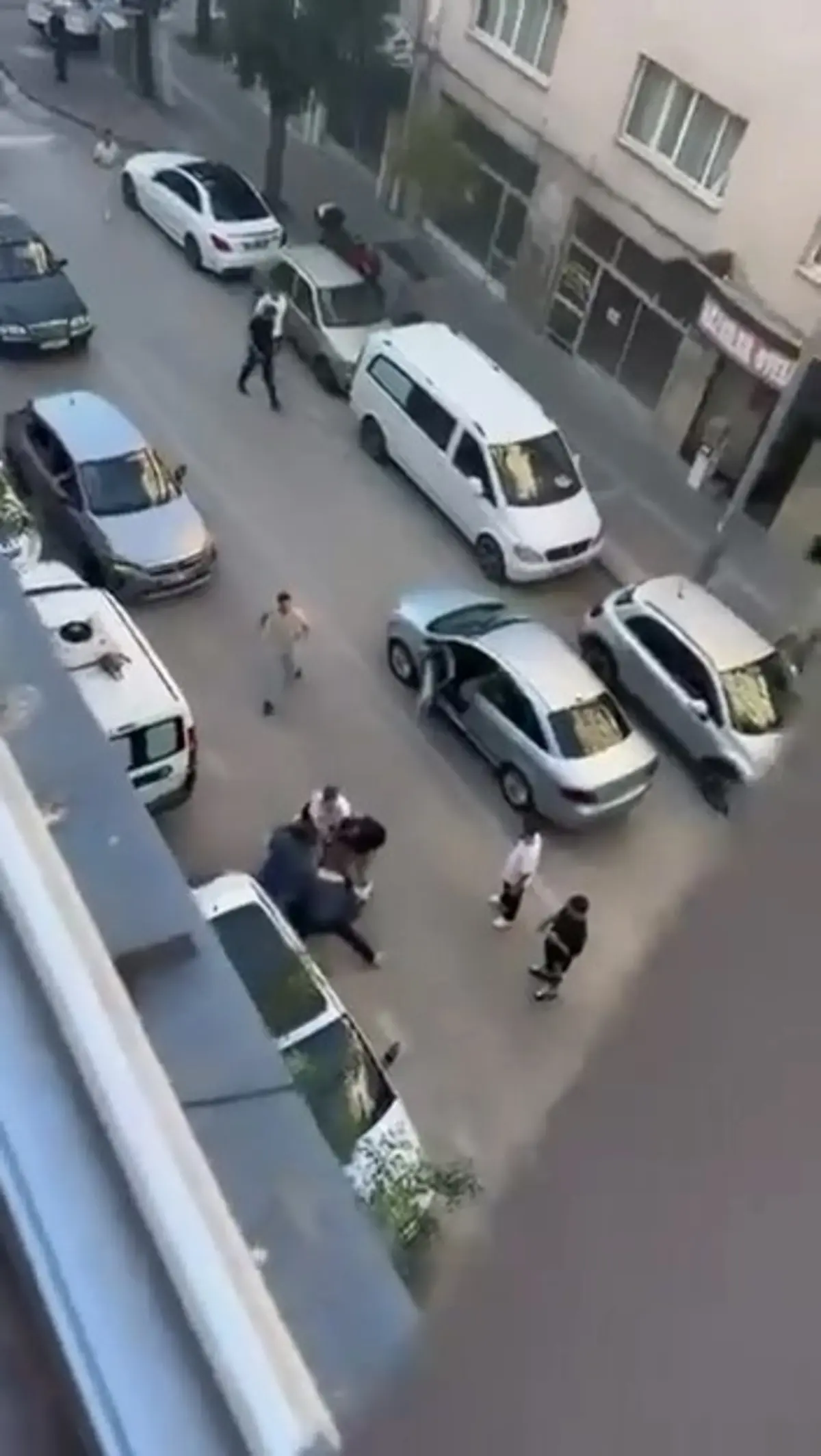 Bursa da cadde ringe döndü! İki grubun amansız kavgası kamerada 2