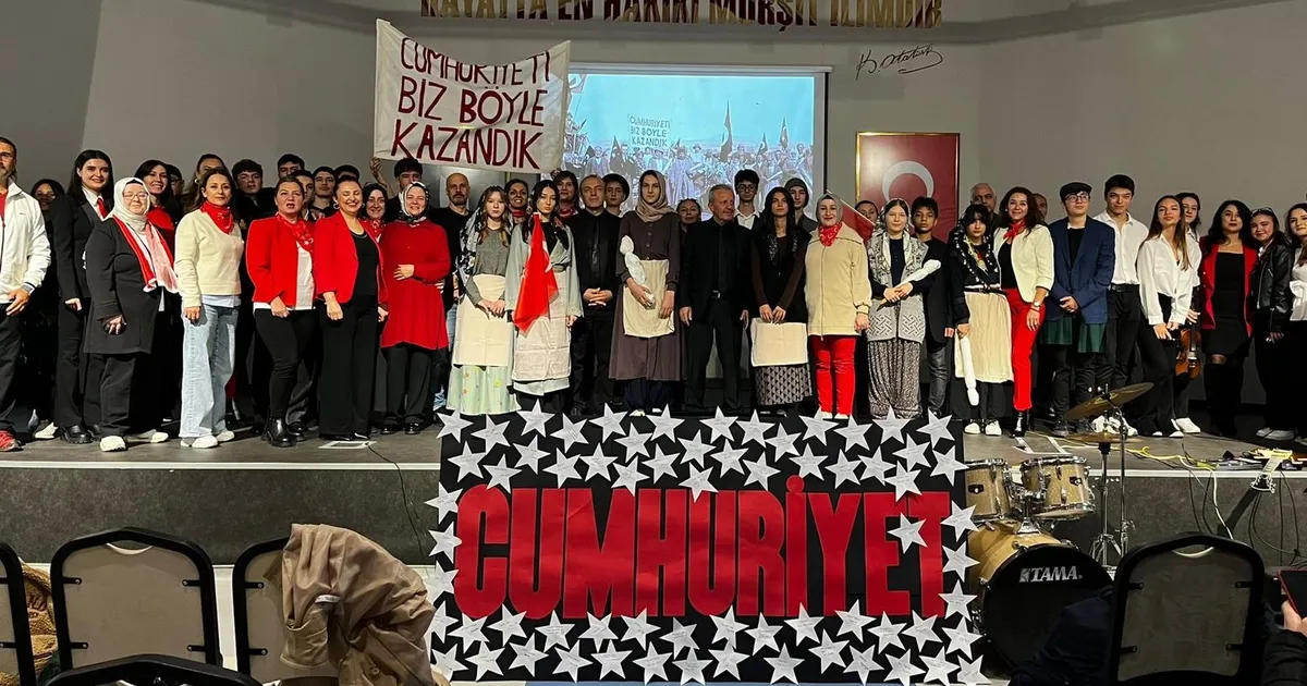 Bursa Erkek Lisesi’nde Cumhuriyet Oratoryosu