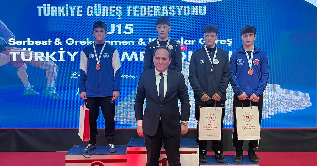 Bursa Güreşçileri Kars’ta 3 Madalya Kazandı!