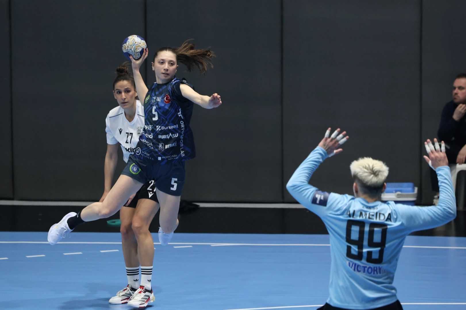 Bursa Hentbol Takımı Yarı Finale Yaklaştı!