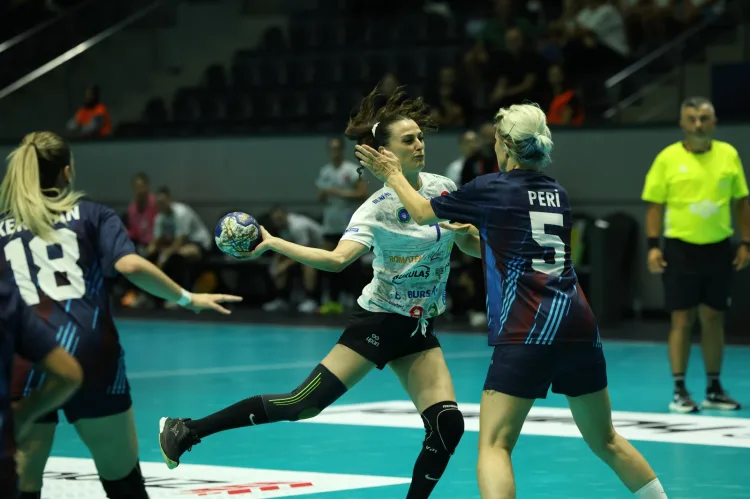 Bursa, Hentbolda Finale Yükseldi!