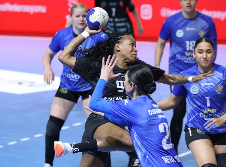 Bursa Kadın Hentbol Takımı Finale Yükseldi!