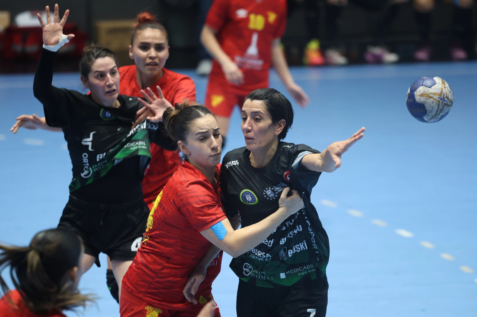 Bursa Kadın Hentbol Takımı Üstün Performansla Galip