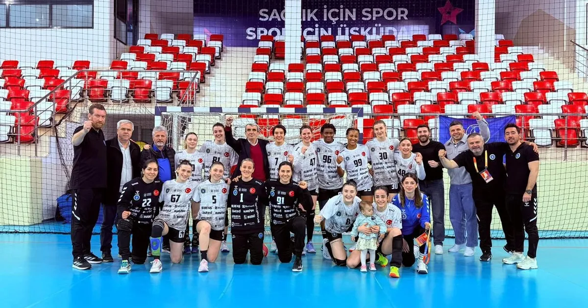 Bursa Kadın Hentbol Takımı Zirvede Fırtına Gibi!
