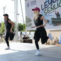 1780855214<em>733</em>Bursa-Leylek-Senligi-binlerce-dogaseveri-bir-araya-getirdi.jpeg