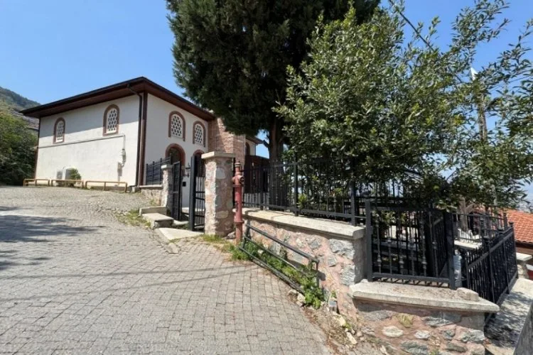 Bursa’nın Tarihi Mirası: Üç Kuzular Türbesi
