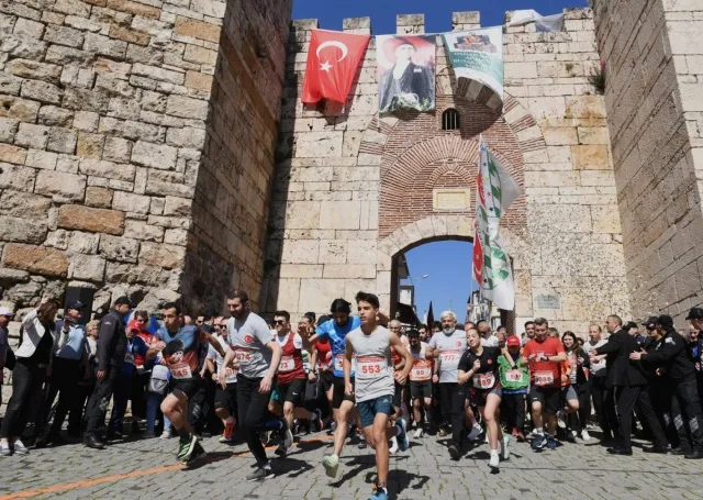 Bursa Tarihi Koşusu’na 700. Yılda Büyük İlgi!