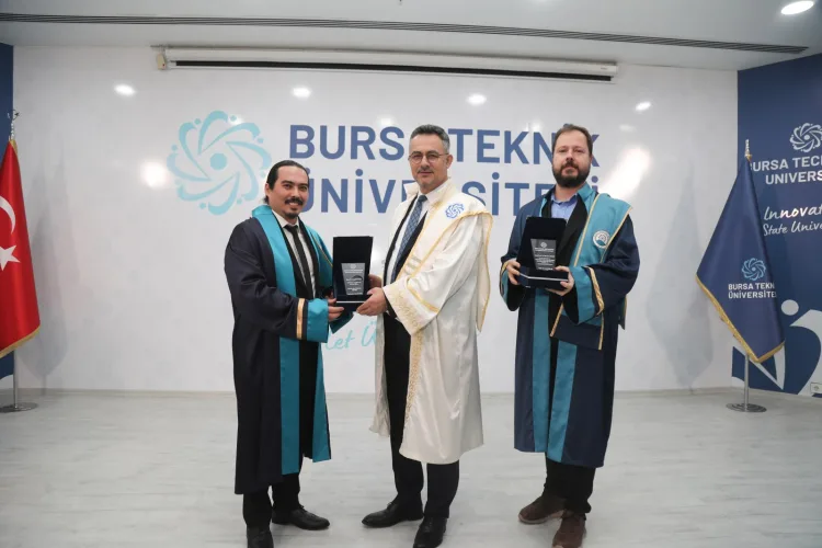 Bursa Teknik’te 449 Mezun Coşkuyla Kep Attı!