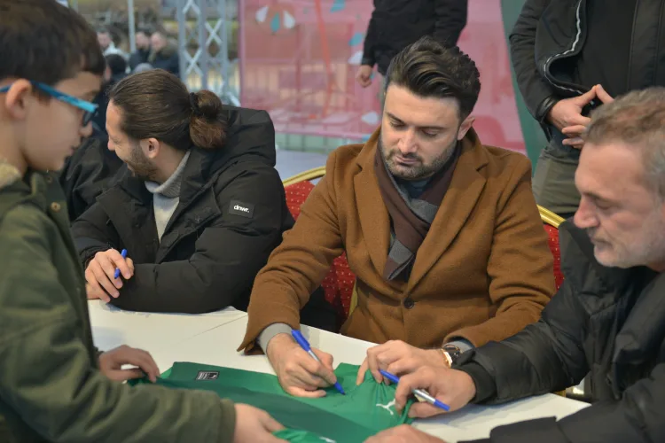 Bursa Yeni Yıl Meydanı’nda Coşkulu Kutlama!
