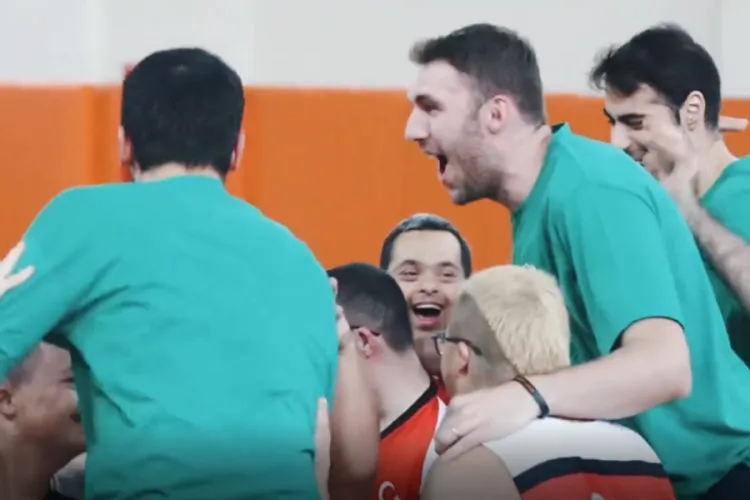 Bursaspor Basketbol’dan Down Takımı’na Ziyaret