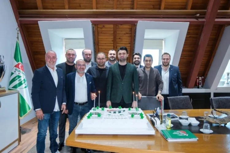 Bursaspor’dan Başkan Çelik’e Doğum Günü Sürprizi!