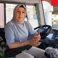 BURULAŞ’ın kadın otobüs sürücüsünden örnek davranış BURULAŞ’ın kadın otobüs sürücüsünden örnek davranış