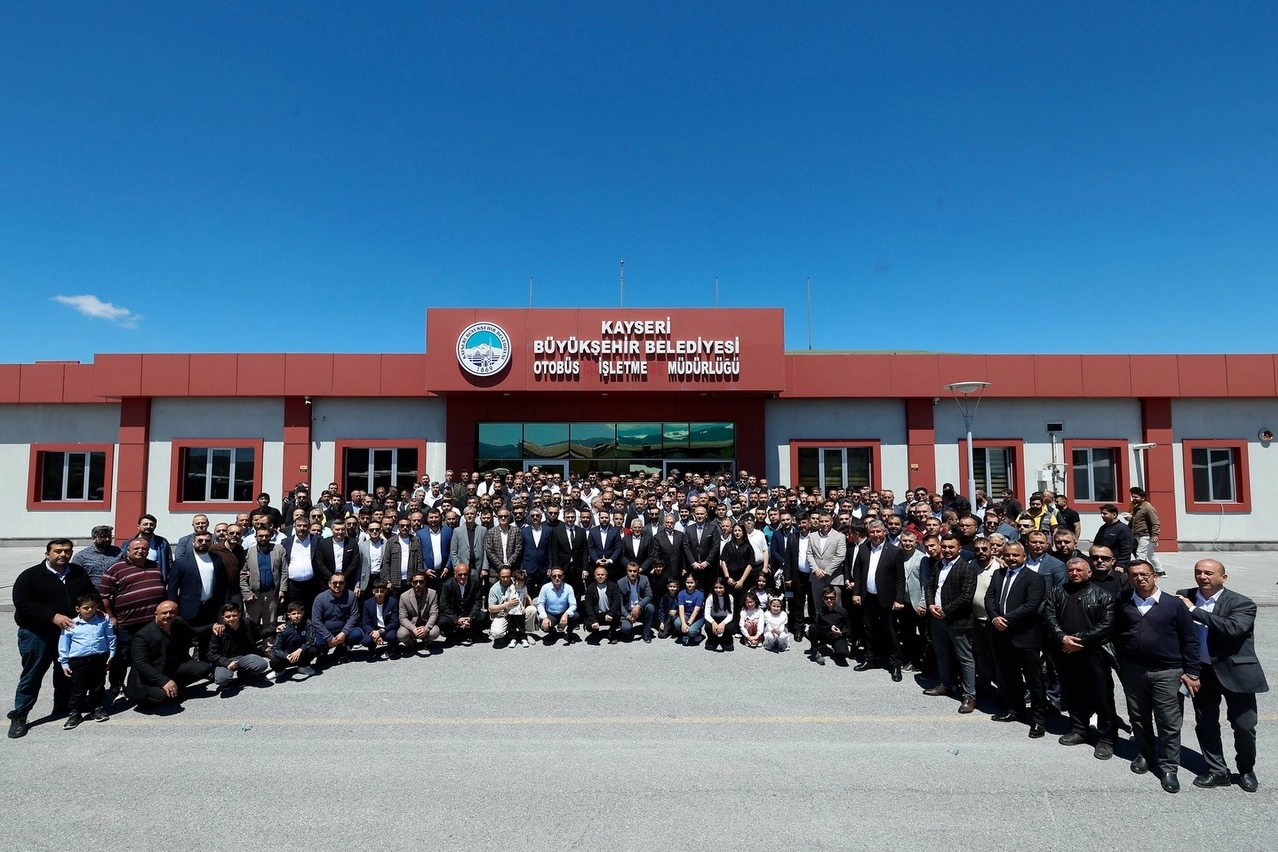 Büyükkılıç, Bayram Sevincini Kayseri’de Paylaştı