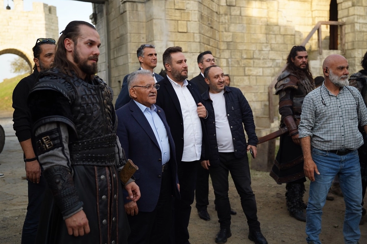 Büyükkılıç’tan Bozdağ Film Platolarına Ziyaret