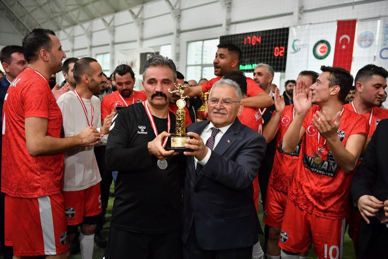 Büyükkılıç’tan Halı Saha’da Coşkulu Kutlama!