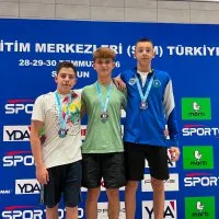 1786199141<em>670</em>Buyuksehir-Belediyesporlu-yuzuculerden-3-madalya.jpeg