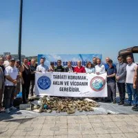 1780926612<em>241</em>Buyuksehirden-Gemlikte-deniz-dibi-temizligi.jpeg