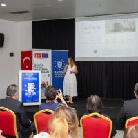 1786159840<em>274</em>Buyuksehirden-genc-kadinlara-dijital-ticaret-destegi.jpeg